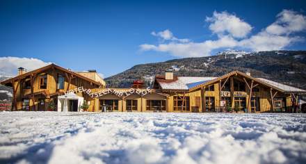 ⇒ Base Camp Lodge · Hotel Bourg-Saint-Maurice Les Arcs, montagne